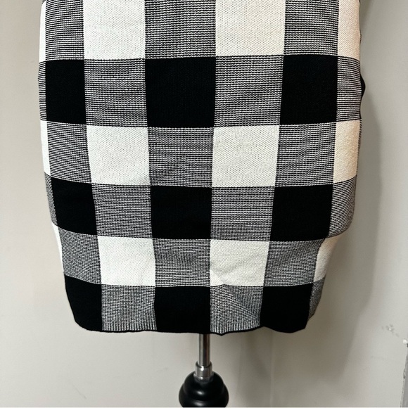 Rachel Roy Black & White Monochromatic Plaid Mini Skirt in Size Medium - Picture 3 of 6